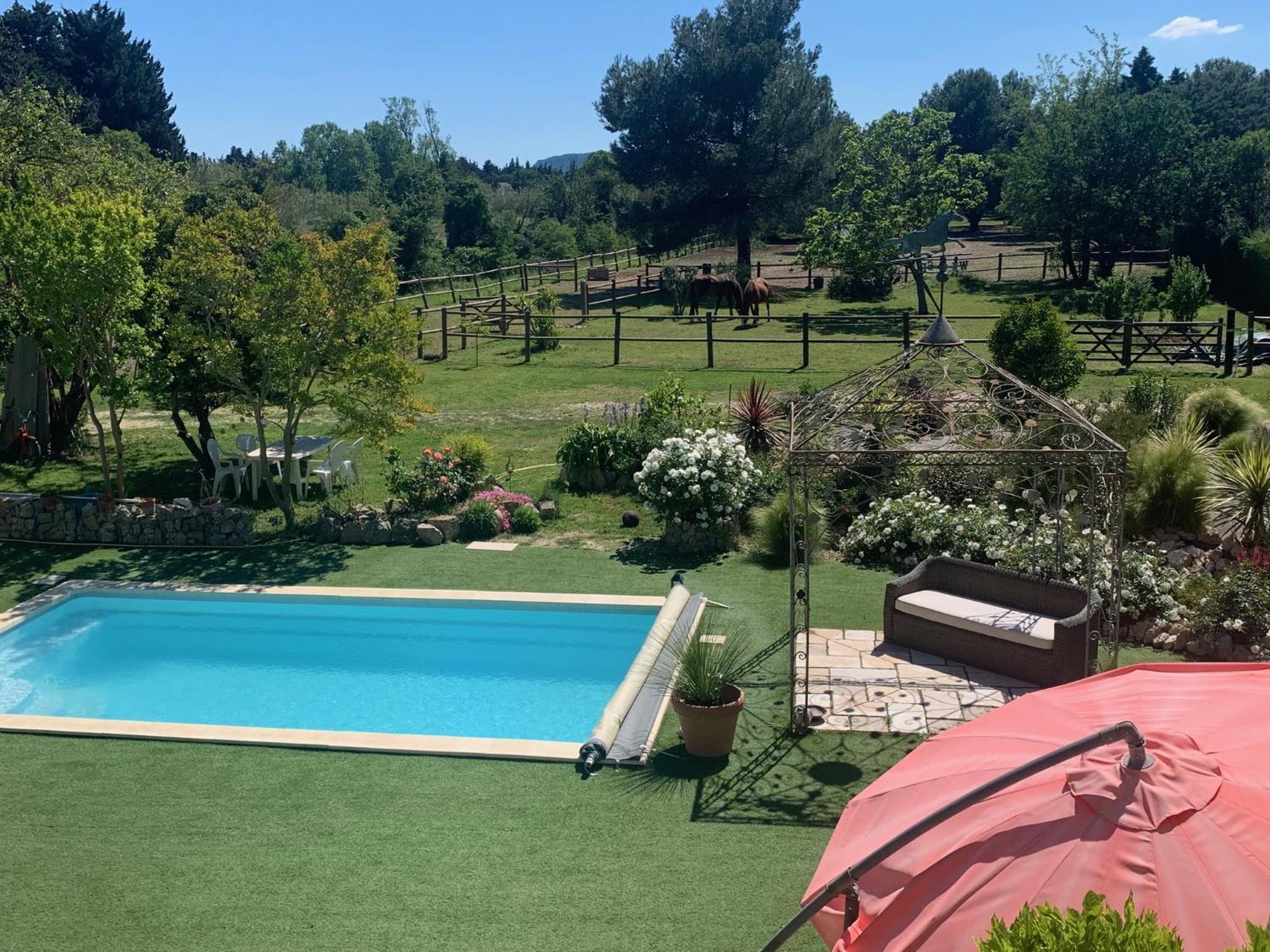 Brossard Bed & Breakfast Cavaillon Luaran gambar