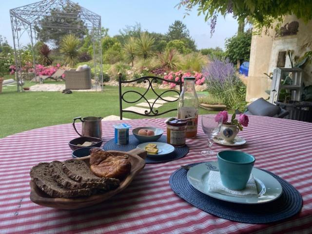 Brossard Bed & Breakfast Cavaillon Luaran gambar